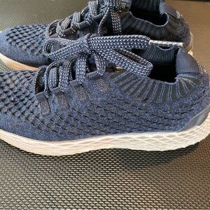 Nobull ripstop runner women’s 8.5, men’s 7 no insoles